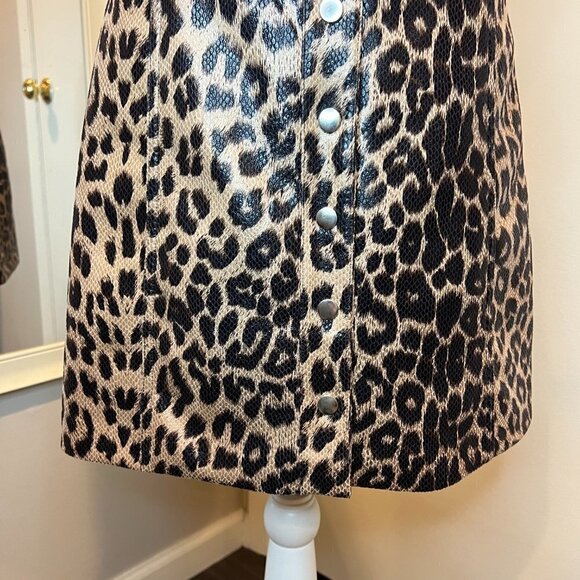 Know One Cares Shiny Cheetah belted mini skirt, Size Large - Picture 4 of 11